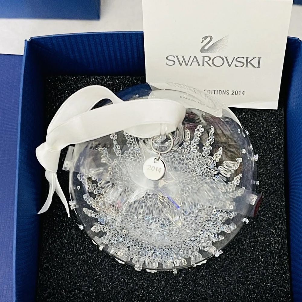 NIB Swarovski Christmas Ball 2014 With Star Inside Crystal Ornament #5059023 - Picture 5 of 6